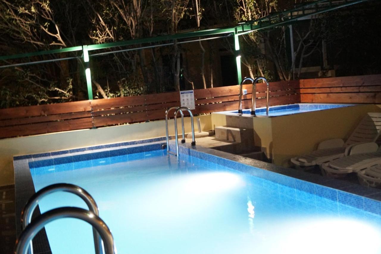 Studio Apartments Marija With Private Parking Makarska Exterior photo