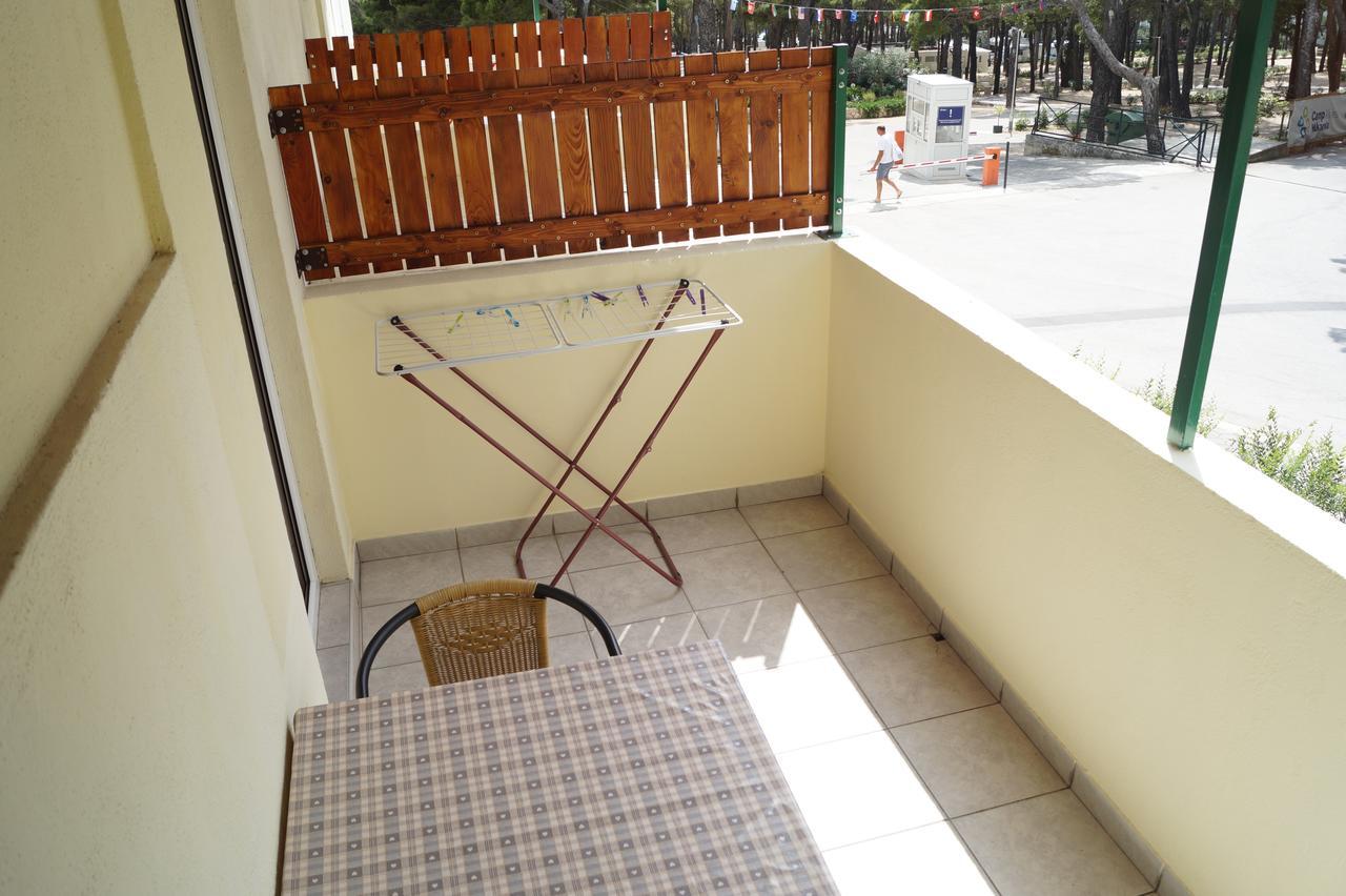 Studio Apartments Marija With Private Parking Makarska Exterior photo